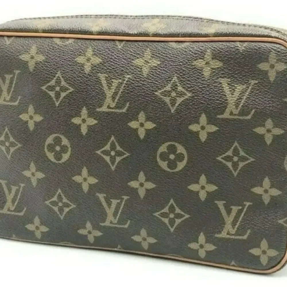 Louis Vuitton pouchcolor monogram